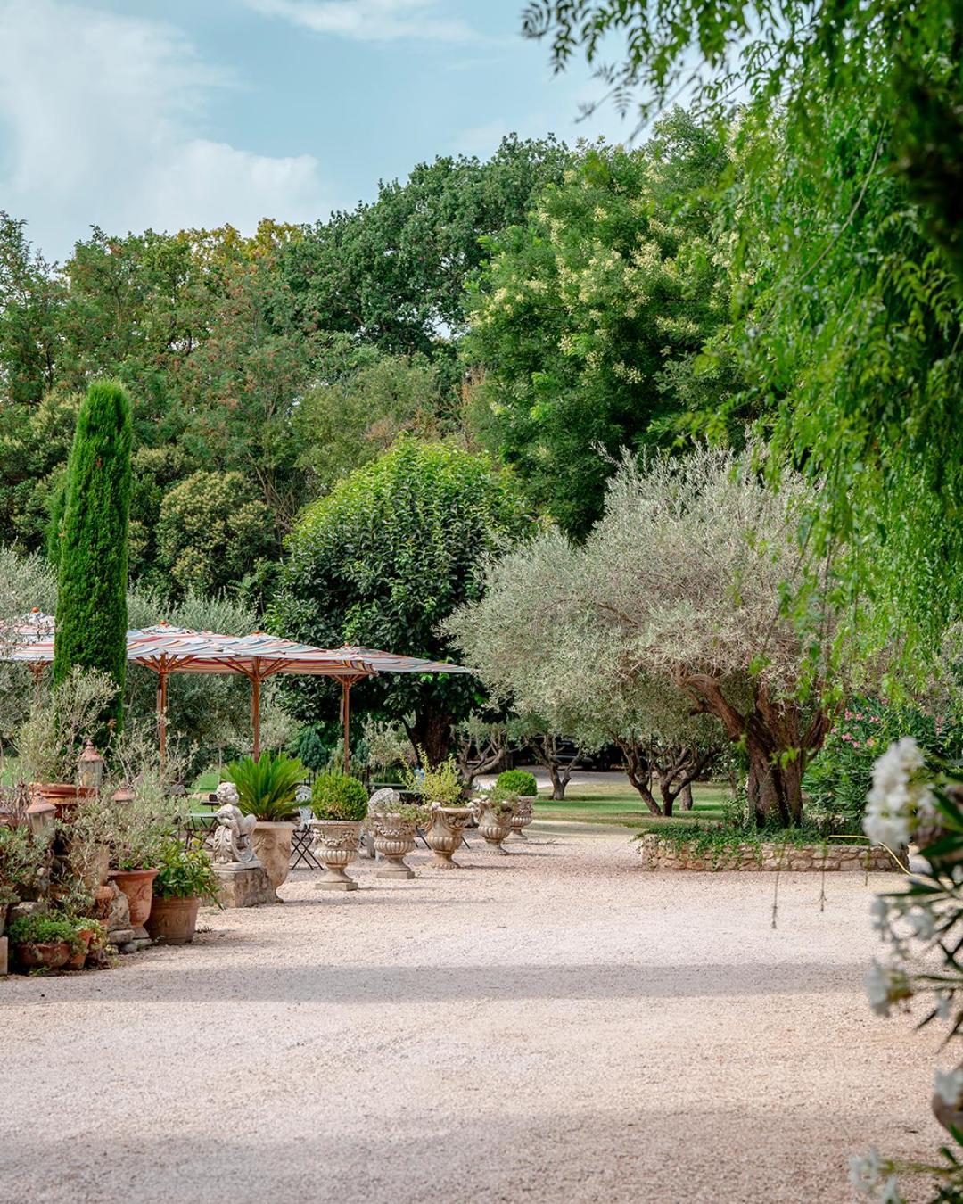 Отель Mas Des Comtes De Provence Тараскон Экстерьер фото