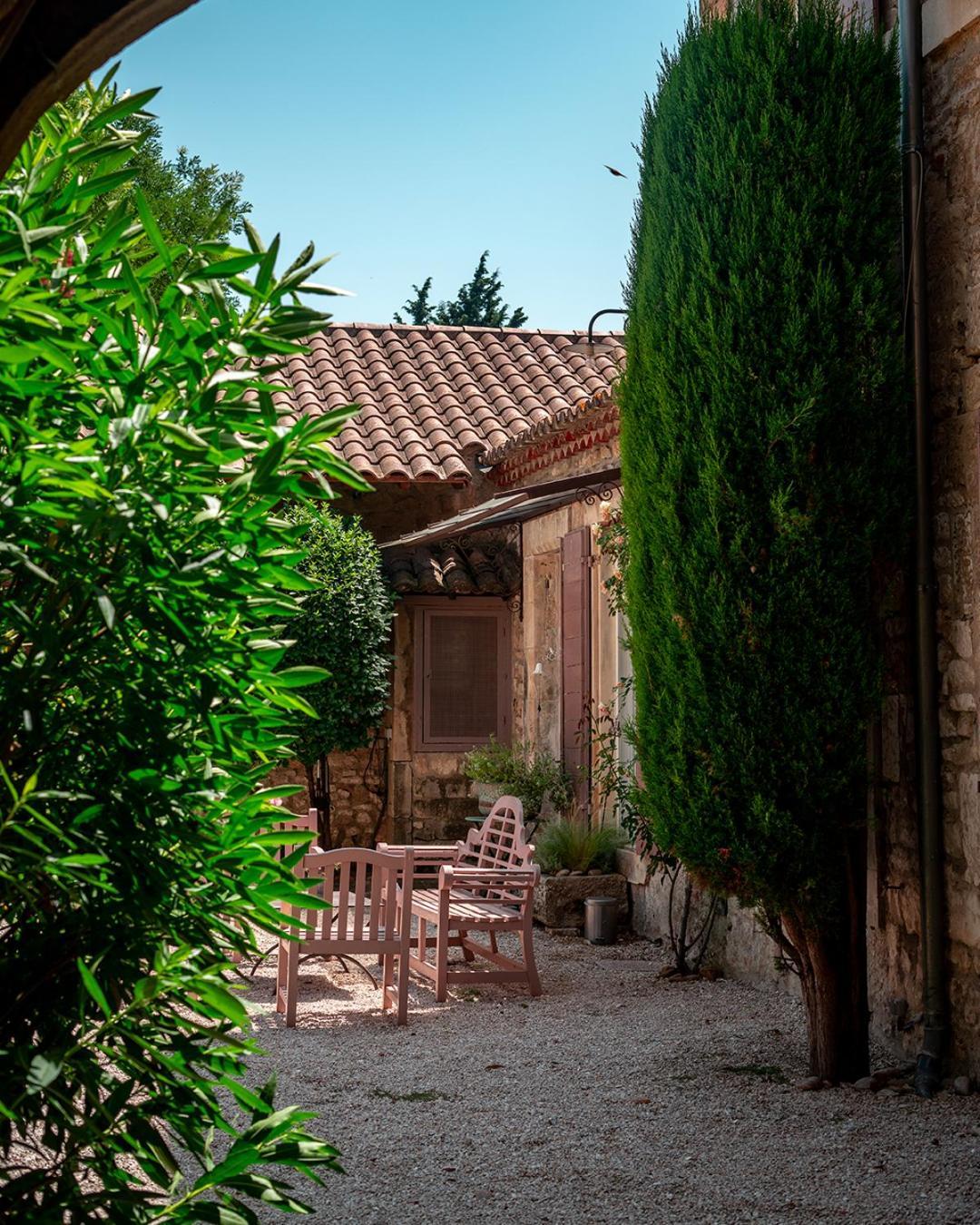 Отель Mas Des Comtes De Provence Тараскон Экстерьер фото