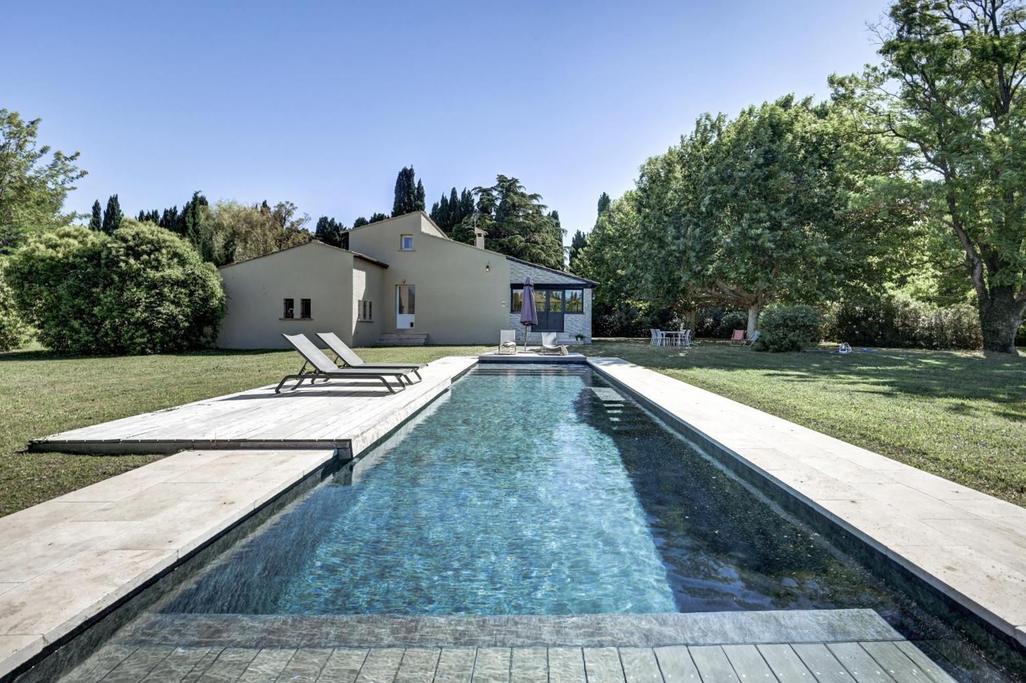 Отель Mas Des Comtes De Provence Тараскон Экстерьер фото