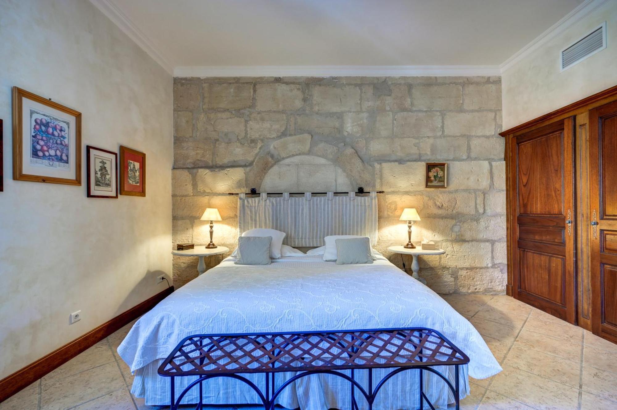 Отель Mas Des Comtes De Provence Тараскон Экстерьер фото