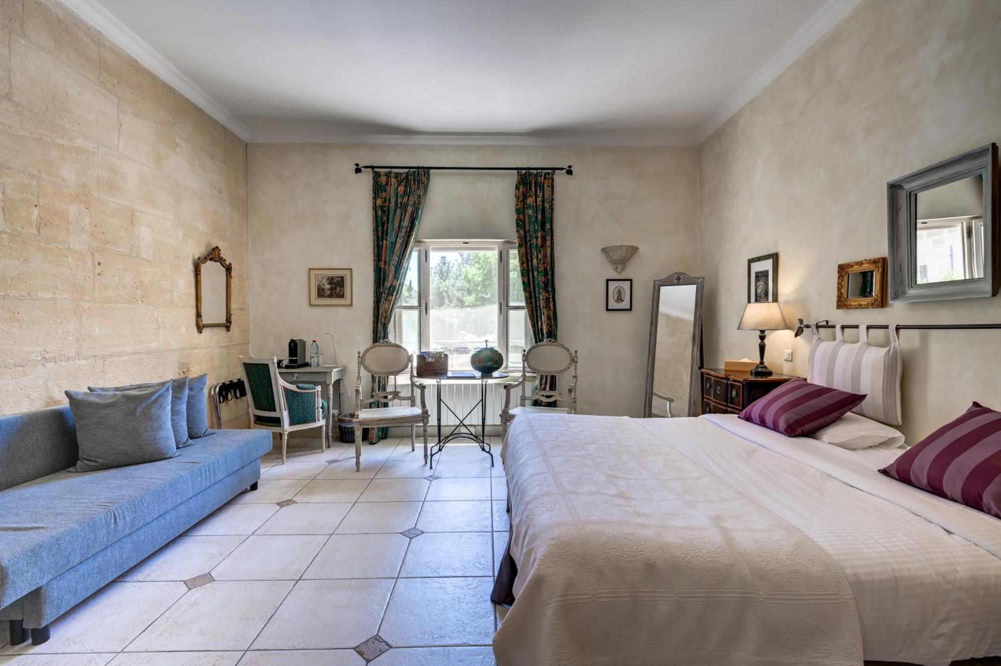 Отель Mas Des Comtes De Provence Тараскон Экстерьер фото